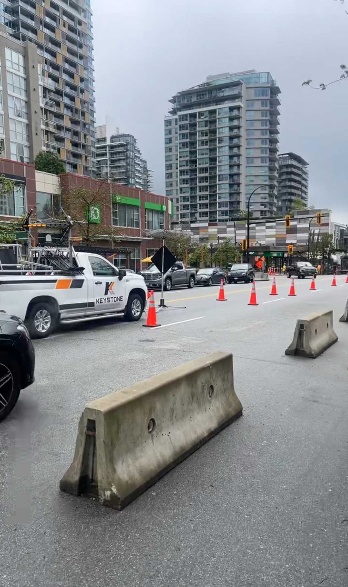 Lane closure traffic control setup